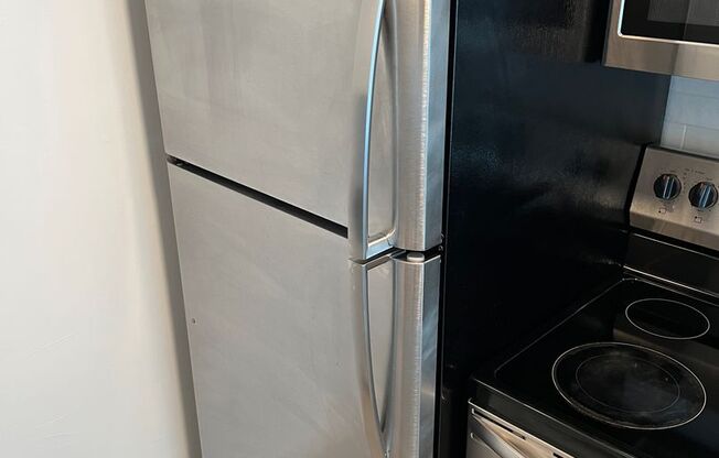 1 bed, 1 bath, 650 sqft, $2,395, Unit 39