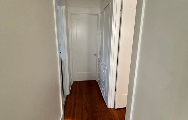 1 bed, 1 bath, $1,850, Unit 289