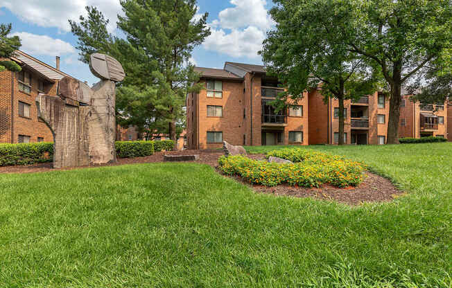 Safe Walking Paths In Courtyard at The Greens at Columbia, Columbia, MD, 21044
