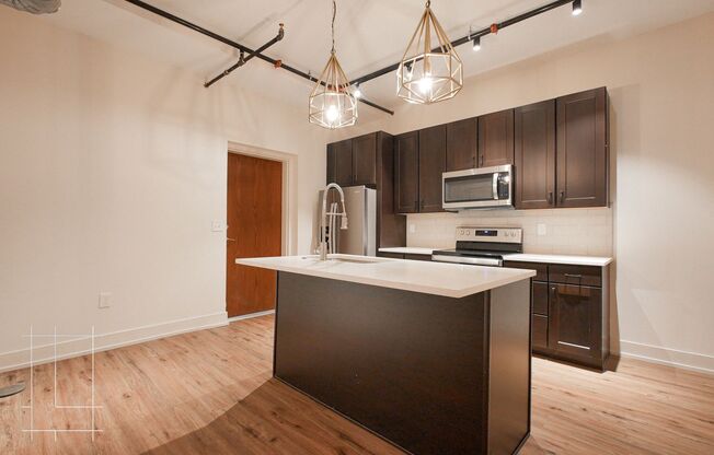 2 beds, 1 bath, $1,584, Unit 875 Michigan Ave Apt. 106