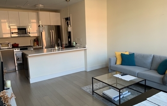 1 bed, 1 bath, 650 sqft, $3,200, Unit 504