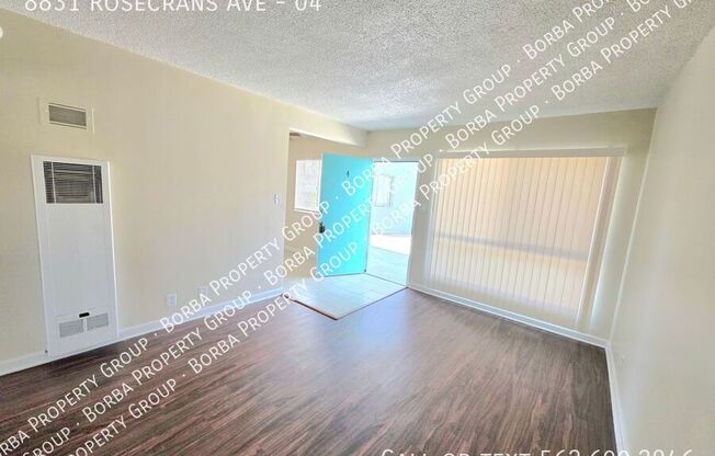8831 Rosecrans Ave