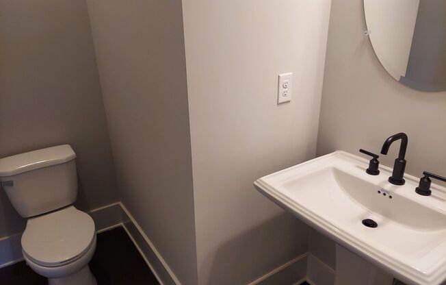 New Construction Executive Rental Available in Castleberry Hills!
