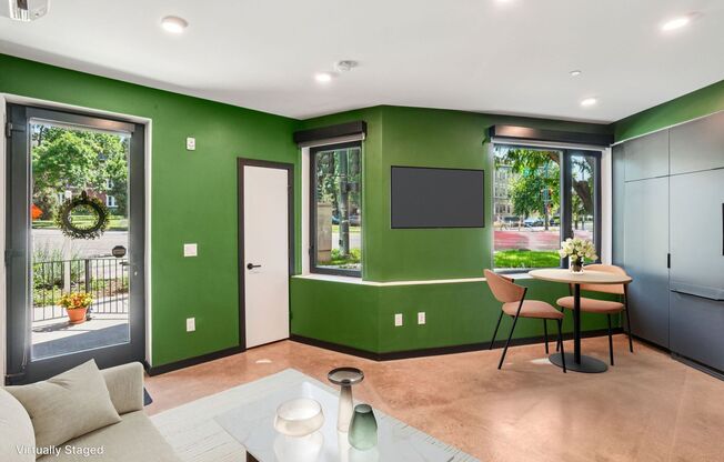 Urban 1-bedroom/ 1-bath Corner Unit in City Park West