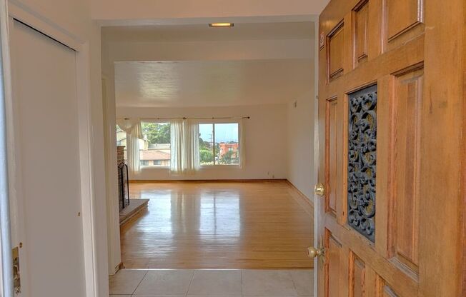 Beautiful 3 Bed Home, with a Gorgeous View of the Bay from the El Cerrito Hills