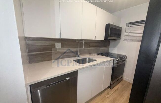 1 bed, 1 bath, 859 sqft, $1,725, Unit 301
