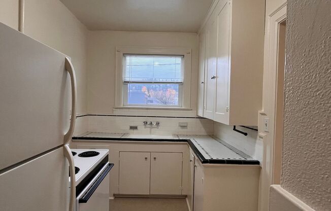 Studio, 1 bath, 485 sqft, $995, Unit 23