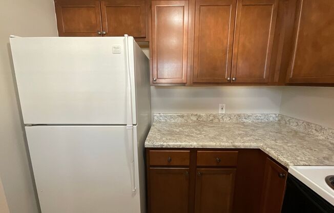 1 bed, 1 bath, 871 sqft, $1,150, Unit 2702-5 Remodel