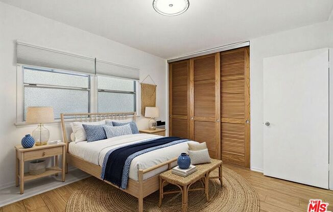 1944 S BEVERLY GLN BLVD