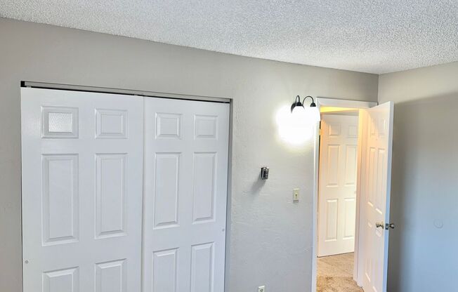 2 beds, 1 bath, $1,295