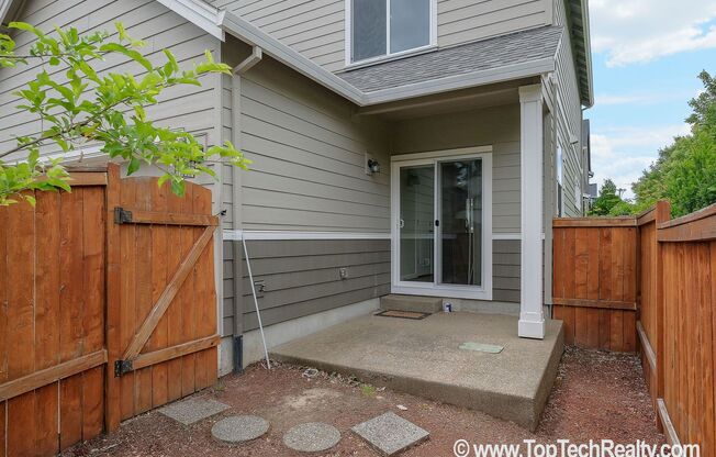 3 beds, 2.5 baths, $2,599