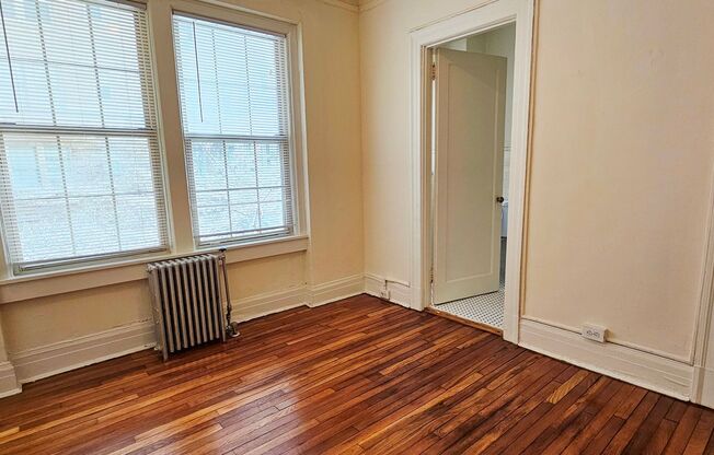 2 beds, 2 baths, 775 sqft, $1,975, Unit 210