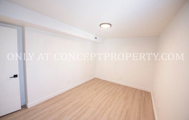 2 beds, 1 bath, 894 sqft, $1,699, Unit 05