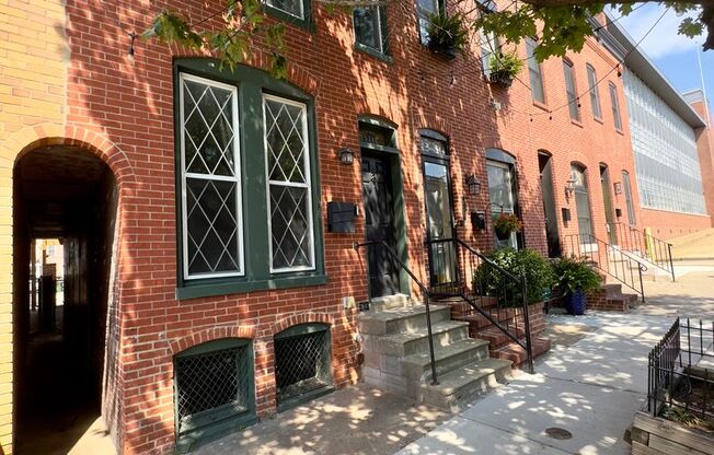 Charming 2Bed/2.5Bath Townhome in Canton