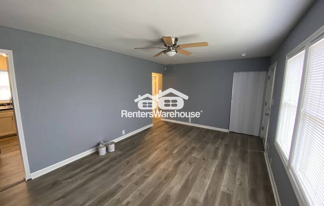 11030 N LOCUST ST