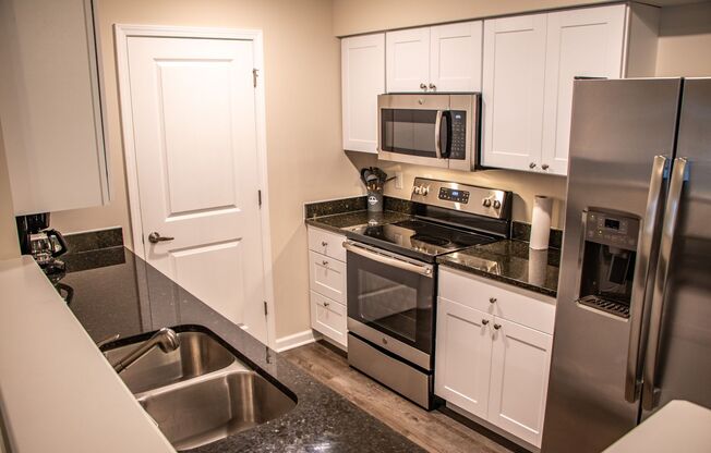 2 beds, 2 baths, 1,130 sqft, $1,880, Unit 29-4165