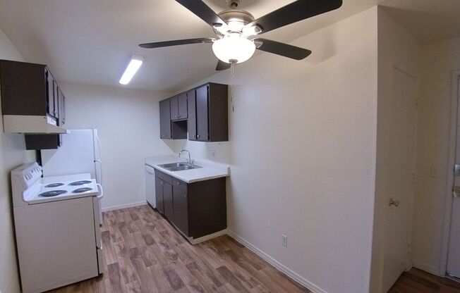 2 beds, 2 baths, 863 sqft, $1,170, Unit 23