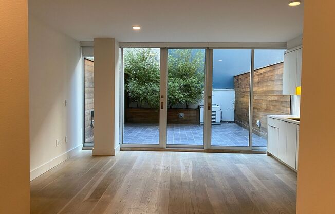 Studio, 1 bath, 384 sqft, $2,195, Unit 25