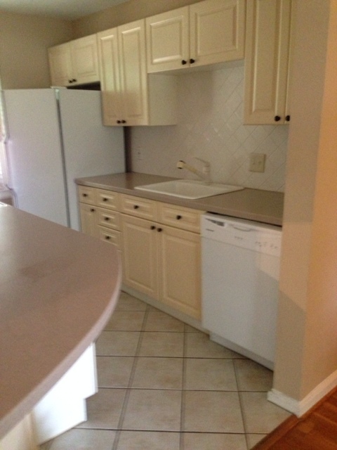 2 beds, 1 bath, $1,600