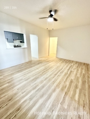 752 S MARIPOSA AVE