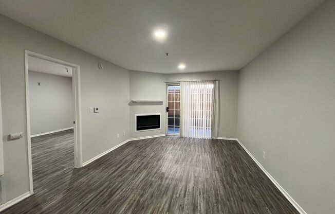 1 bed, 1 bath, 700 sqft, $1,998, Unit 107