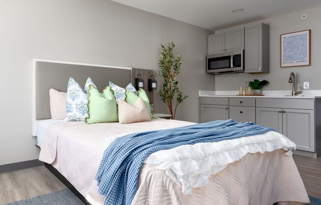 Studio, 1 bath, 300 sqft, $975, Unit 160