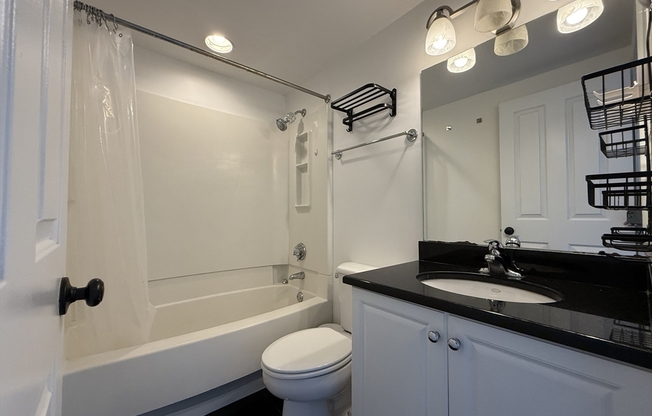 1 bed, 1 bath, 655 sqft, $3,250, Unit 313