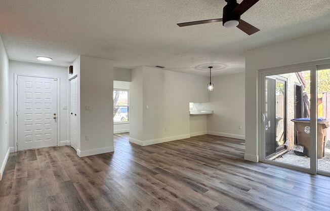 Beautifully Remodeled 2 Bed 2 Bath in Kissimmee!