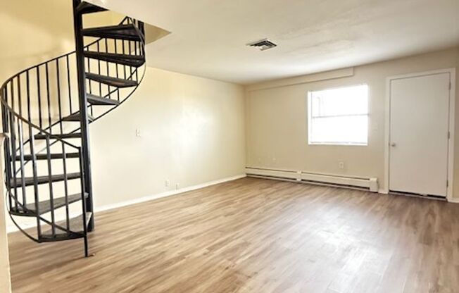 2 beds, 1 bath, 790 sqft, $950, Unit H202