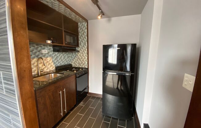 Studio, 1 bath, 352 sqft, $1,045, Unit 316-702