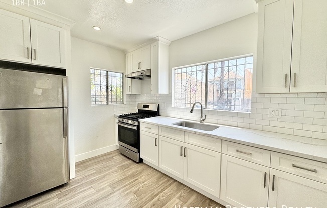 2416 LASALLE AVE