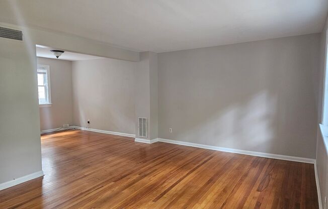 NEW LISTING!!!! Dont Miss Out