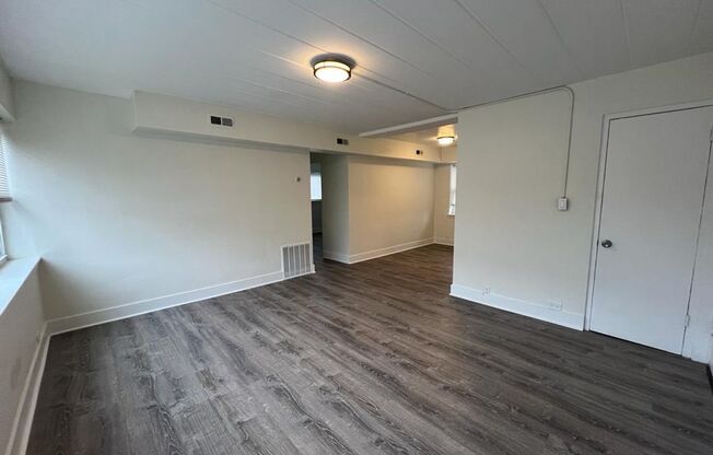 2 beds, 1 bath, $1,450, Unit 6023 - #3W