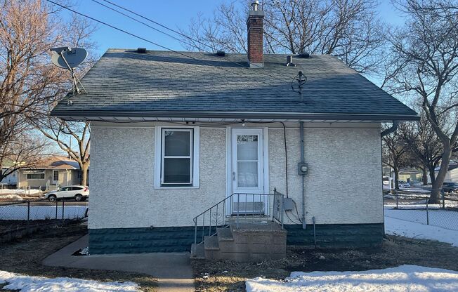 2 beds, 1 bath, $1,725