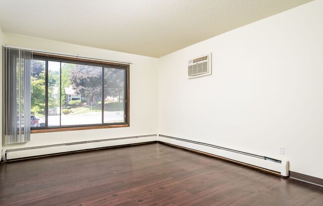 2 beds, 1.5 baths, 905 sqft, $1,545, Unit 25-112