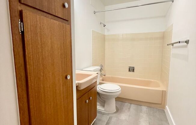 Studio, 1 bath, 464 sqft, $1,350