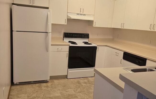2 beds, 1 bath, 1,050 sqft, $1,269, Unit PL   7610