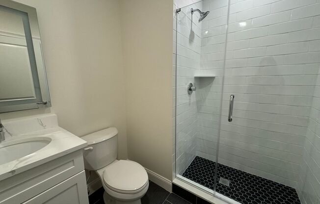 Studio, 1 bath, 300 sqft, $1,800