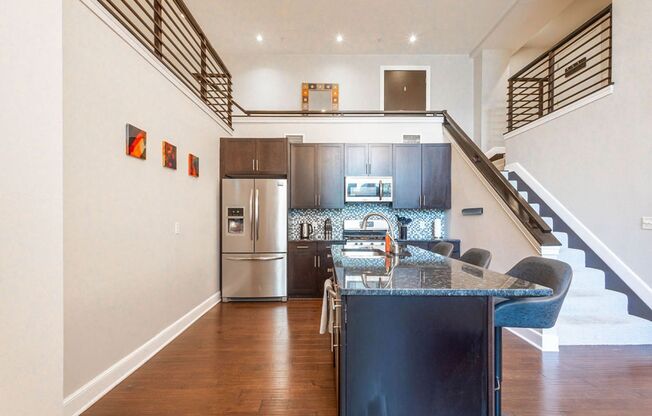 Furnished Downtown 2 BD in Short North! Save 50% off 2nd month's rent! Move In Special!