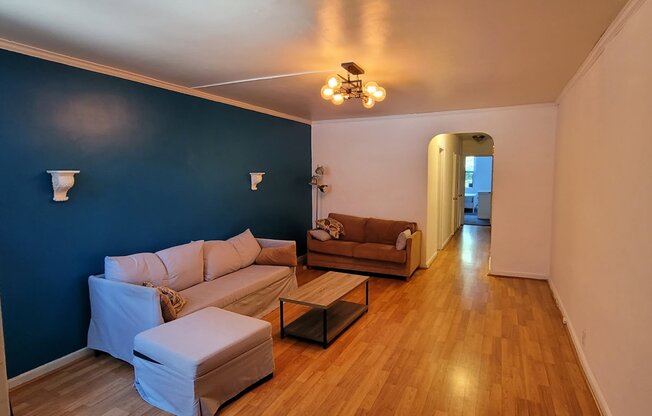 615 E 55 ST