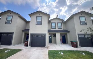 Beautiful Townhome Available for Rent in gated community