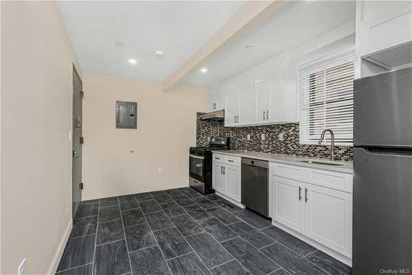 2 beds, 2 baths, 987 sqft, $3,200, Unit 3C