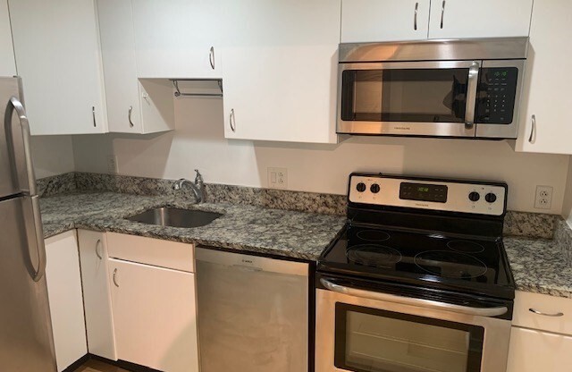 2 beds, 1 bath, 851 sqft, $3,450, Unit 2B