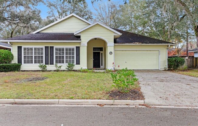 Beautifully renovated 4 bedroom 2 bath in NW Capri Neighborhood