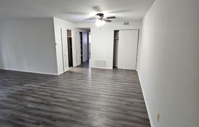 2 beds, 1 bath, 798 sqft, $1,315, Unit 0103-H