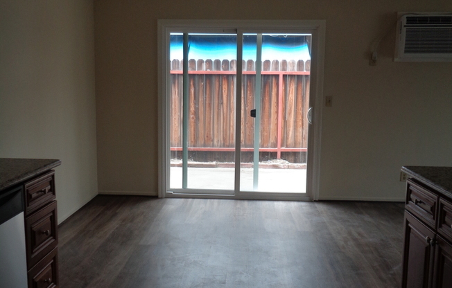 3 beds, 2 baths, $3,000