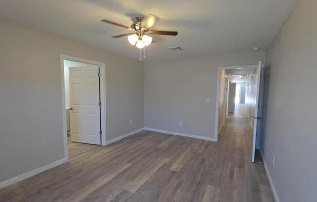 4115 W 57 ST