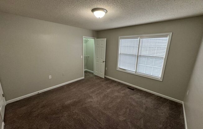 2 beds, 1.5 baths, $1,049, Unit vita976