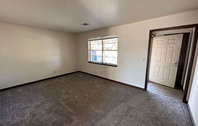 2 beds, 1 bath, $950