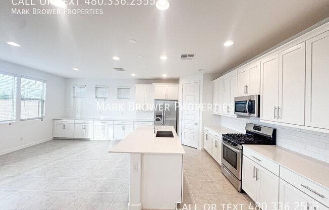 2522 E PELICAN DR